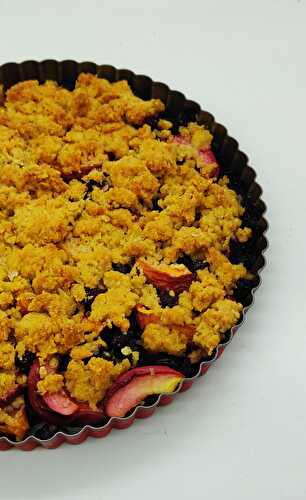 Crumble pêche myrtille cardamome