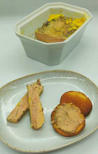 Terrine de foie gras mi-cuit au bain-marie