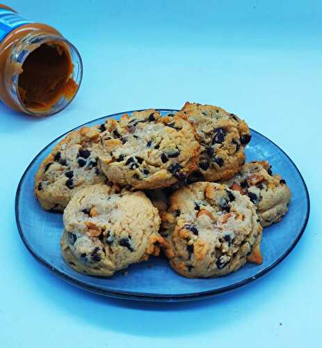 Cookies beurre de cacahuètes, cacahuètes, pépites de chocolat et fleur de sel