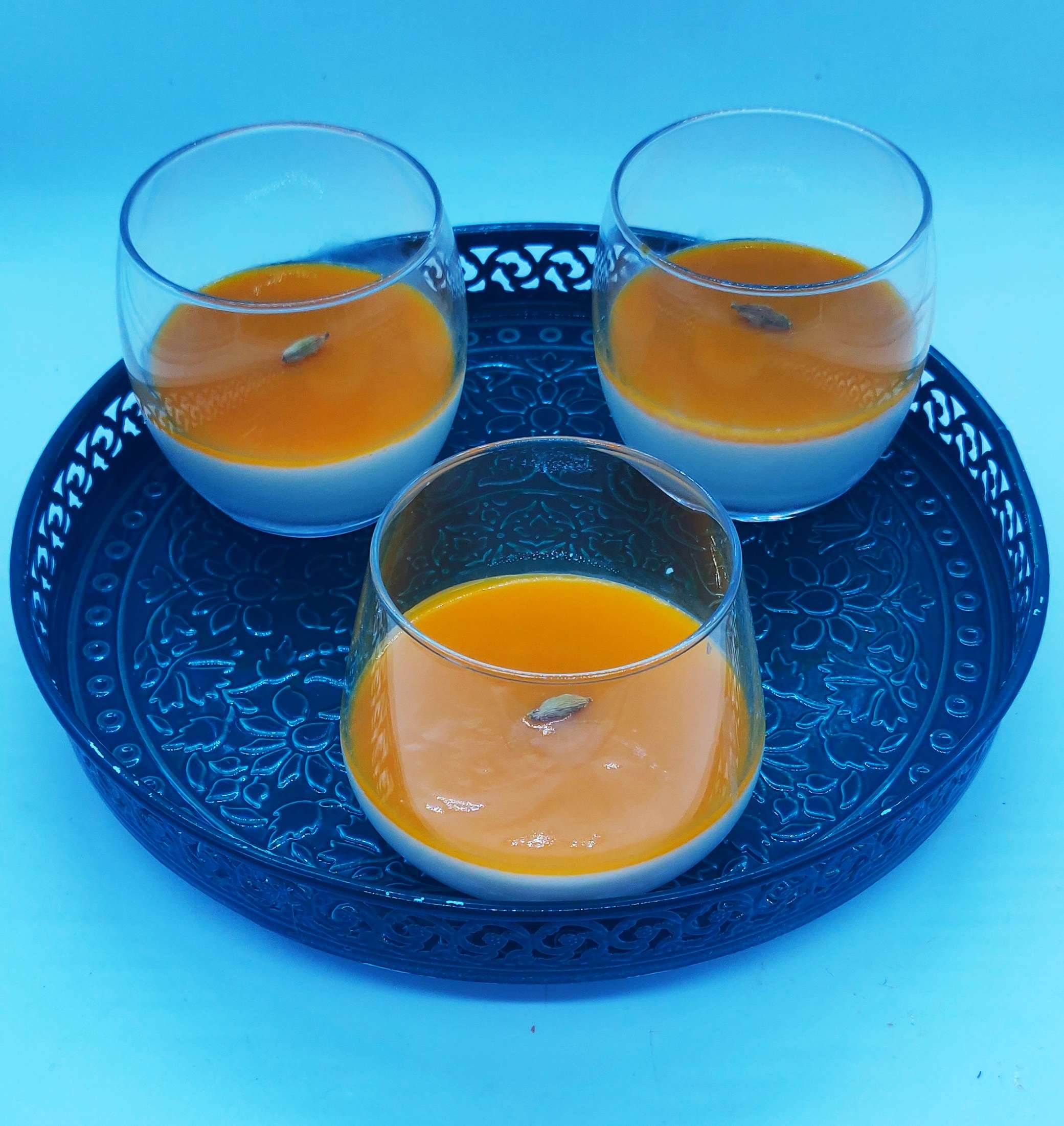 Panna cotta à la cardamome (option mangue)