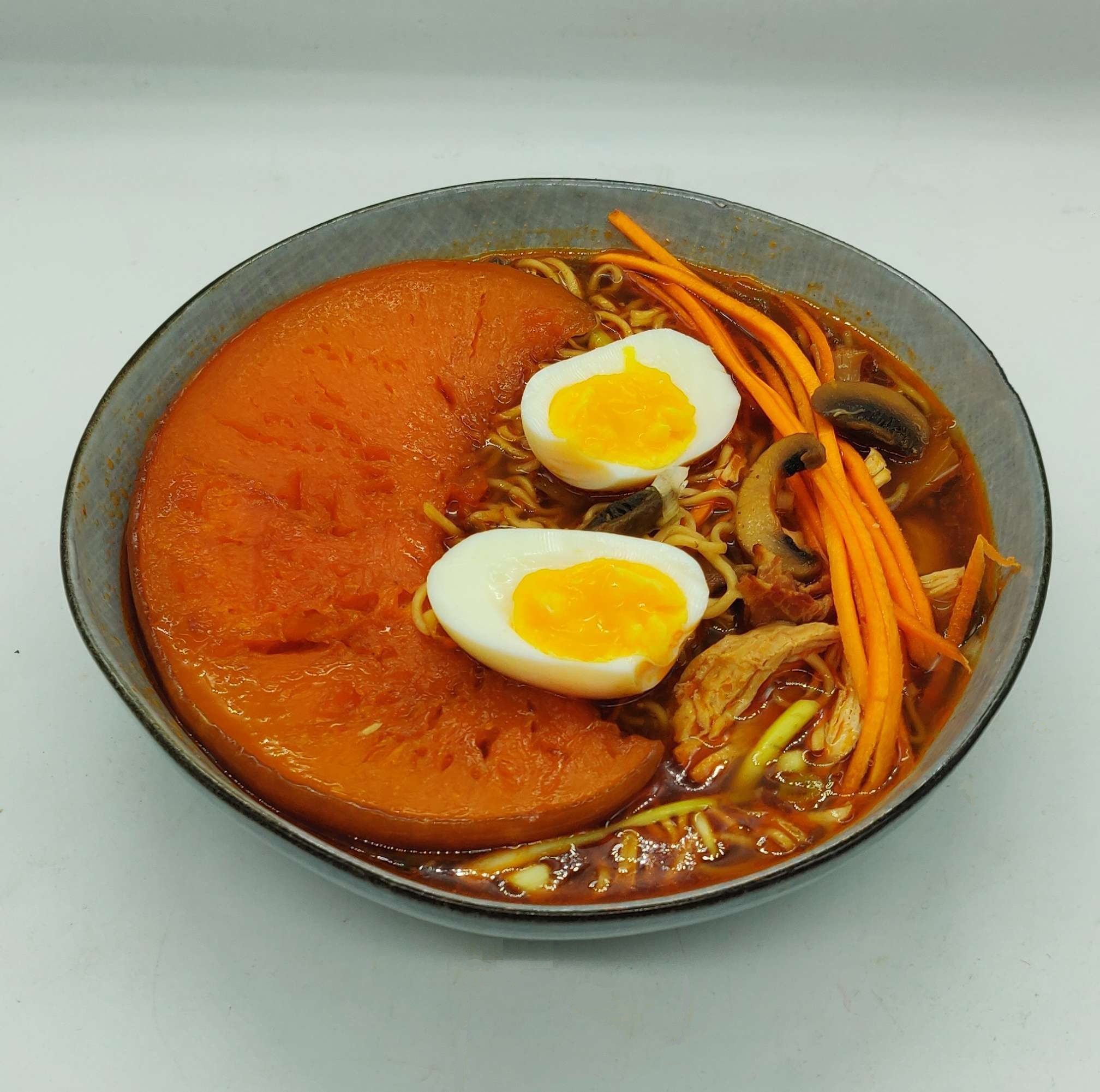 Ramen poulet, champignons et courge