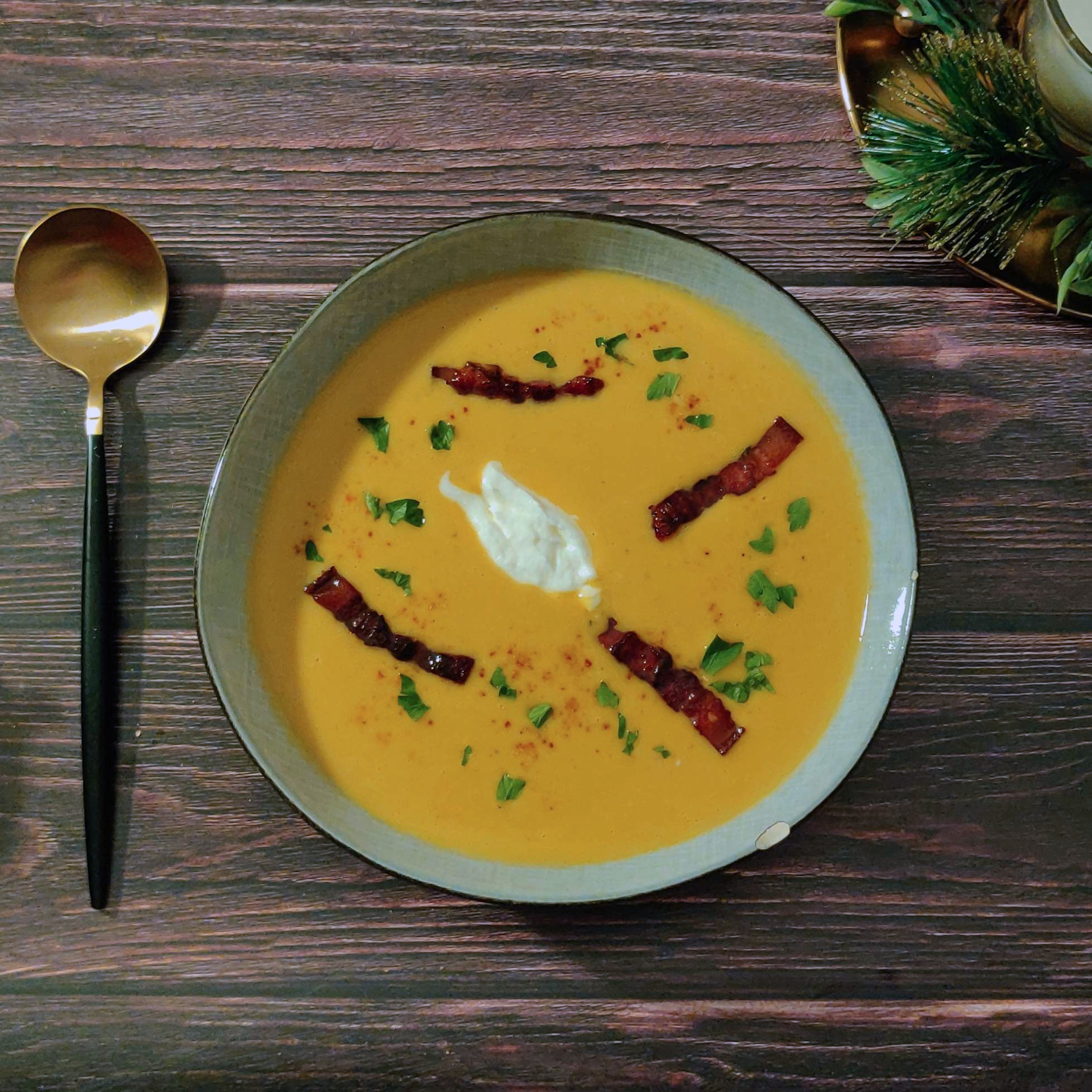 Cappuccino de butternut et lard croustillant de Cyril Lignac