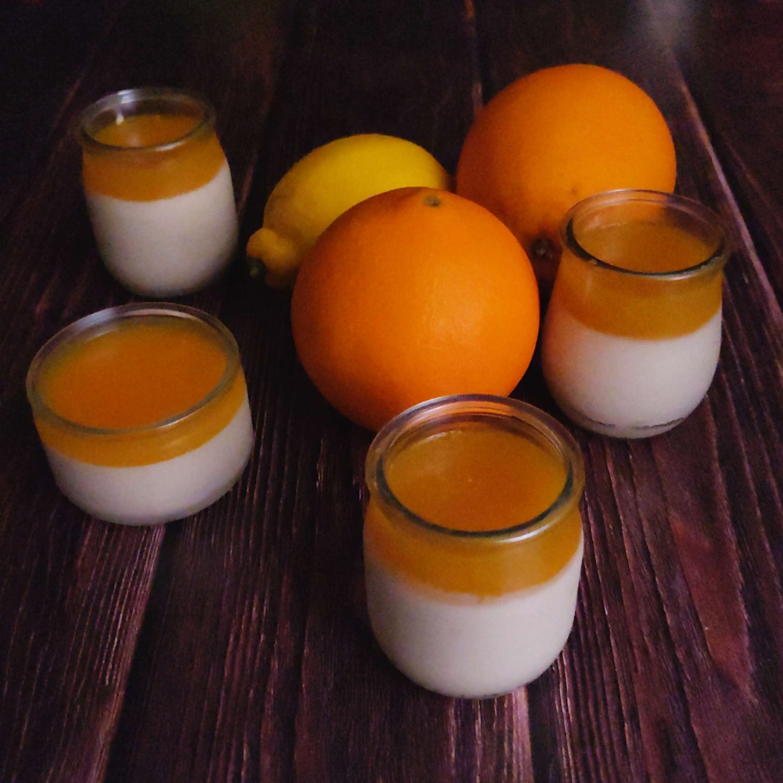 Panna cottas citron et gelée orange