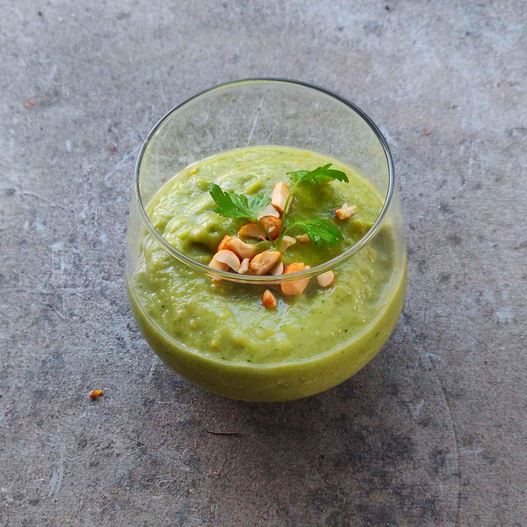 Gaspacho avocat courgette tomate
