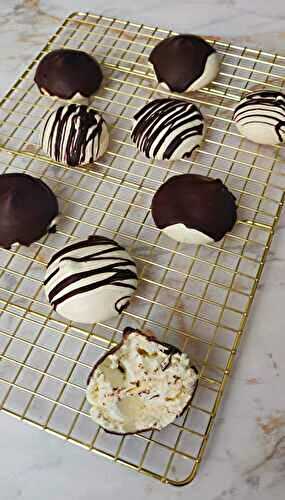 Meringues moelleuses recouvertes de chocolat