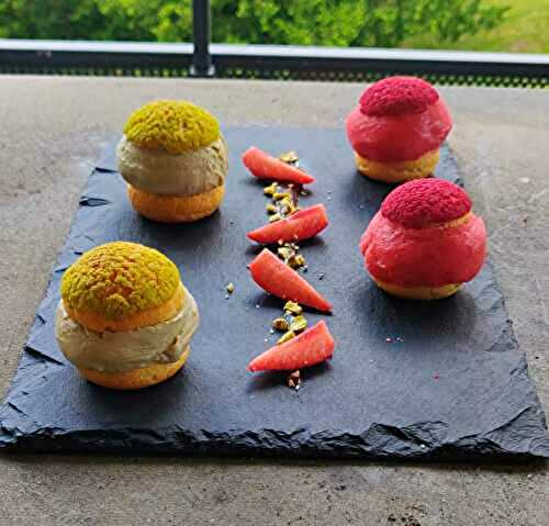 Profiteroles fraise pistache