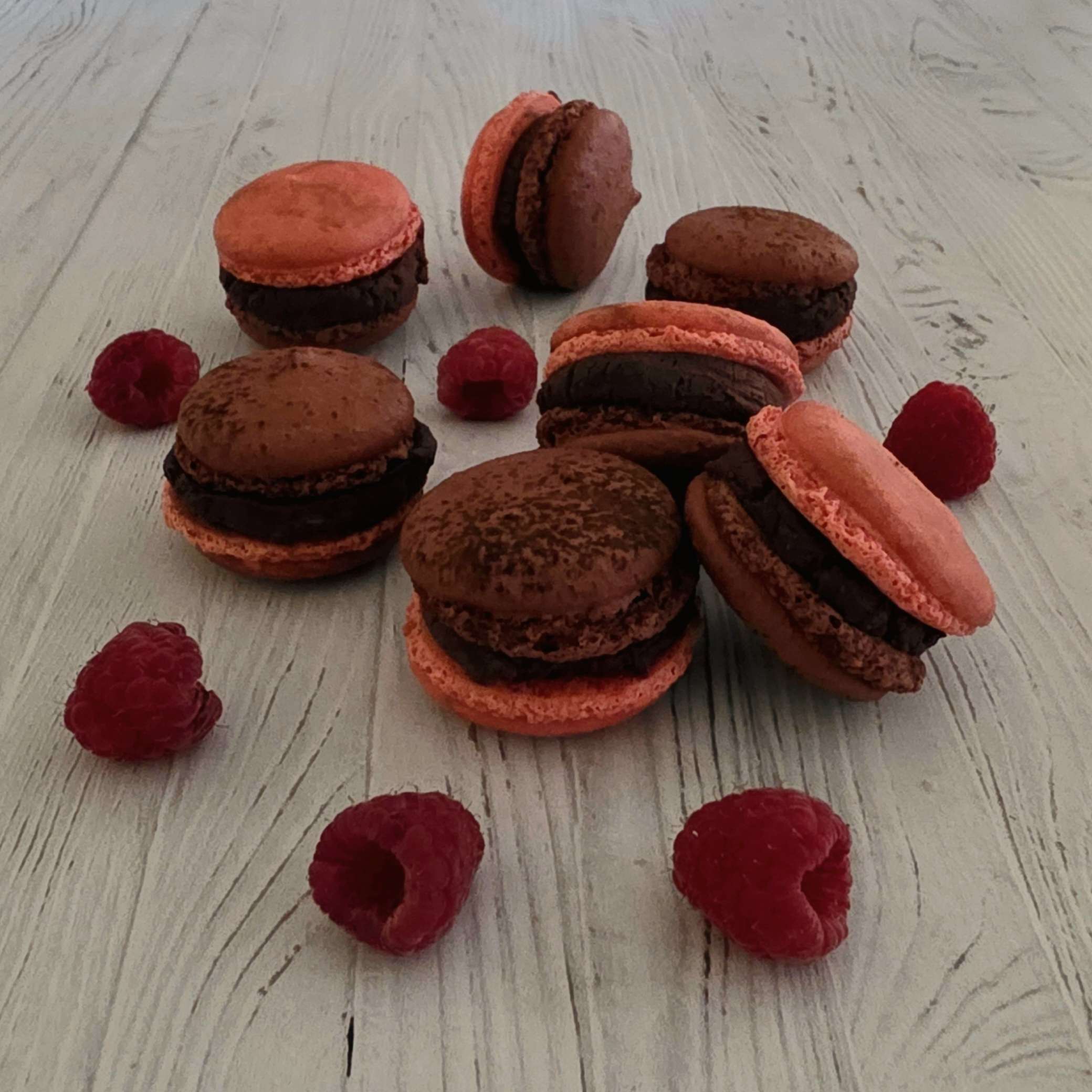 Macarons framboise chocolat