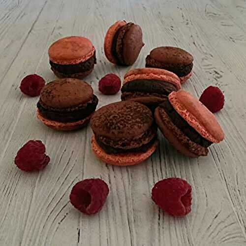 Macarons framboise chocolat