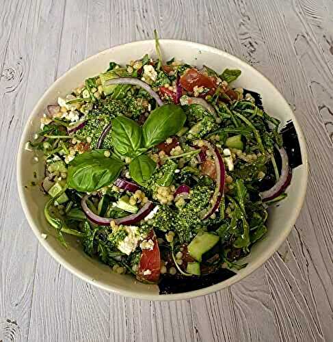 Salade de perles tomate concombre feta roquette