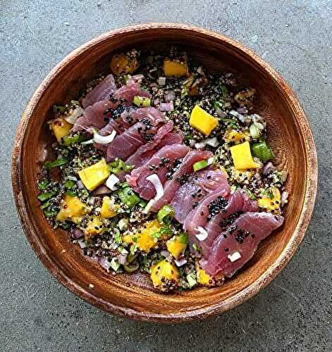 Salade de quinoa mangue sésame noir et crudo de thon