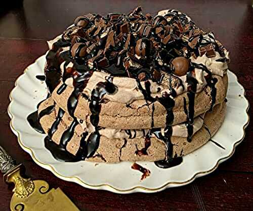 Pavlova chocolat Daim Kit-Kat Maltesers