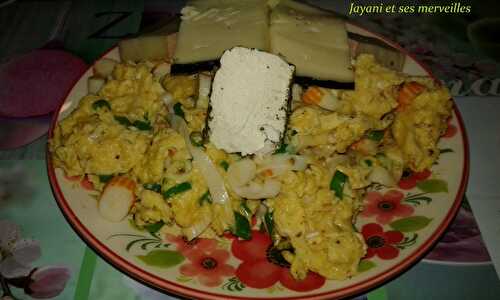 Oeufs au surimi et aux oignons verts