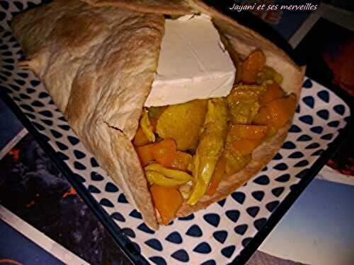 Wrap au poulet-carotte-chou