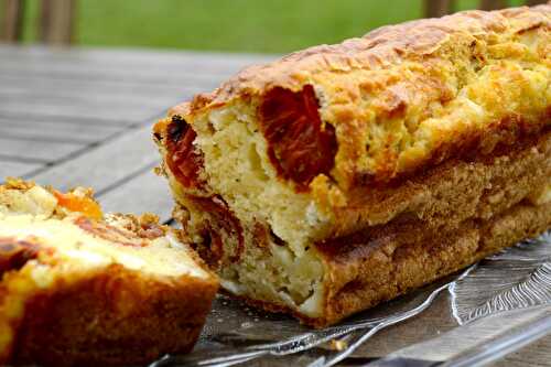 Cake aux tomates séchées et au chèvre