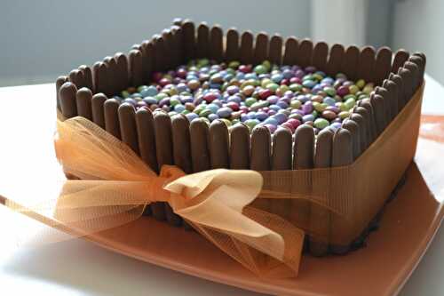 Gâteau d'anniversaire rapide aux smarties et nutella - Je cuisine... pour vous !!