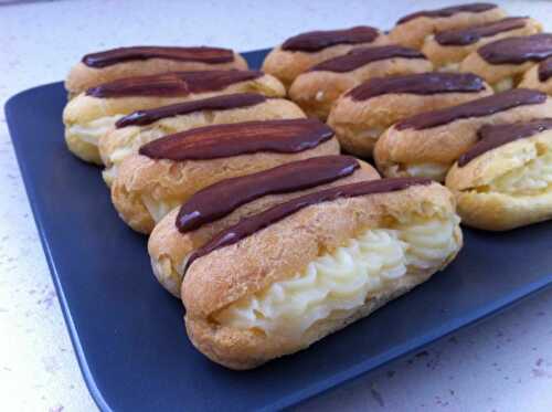 Mini éclairs à la crème pâtissière, ganache au chocolat