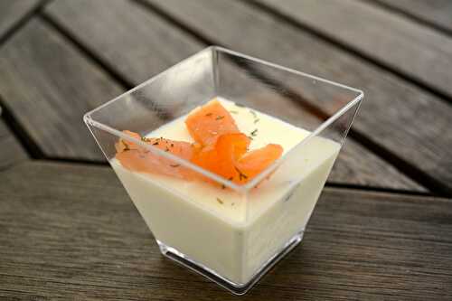 Panna cotta au kiri et saumon fumé