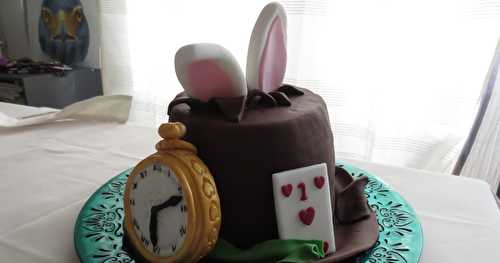 Gâteau décoré pour une Alice pas comme les autres 