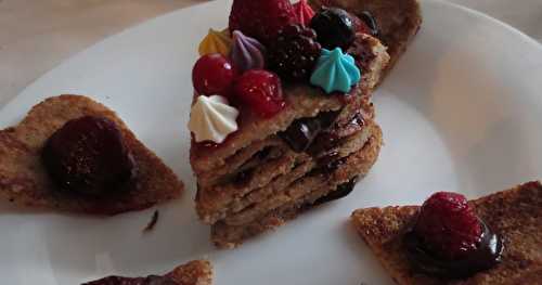 Mini gâteau de crêpes au chocolat et fruits rouges, pour la Saint Valentin