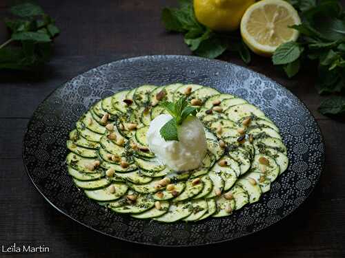 Carpaccio de courgettes, pistou de menthe et mozzarella d'Alsace