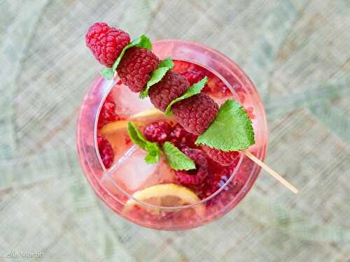 Cocktail Spritz liqueur de rose et framboises au Crémant d'Alsace