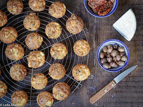 Mini-cakes à la choucroute, tomates séchées, olives noires et munster blanc