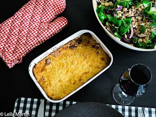 Hachis parmentier au lard d'Alsace et épices, salade de mâche et chou rouge