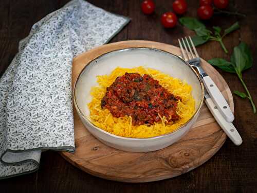 Courge spaghetti à la puttanesca