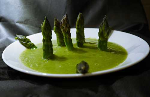 Velouté d?Asperges vertes, Courgette, Champignons Petits Biscuits aux Épices