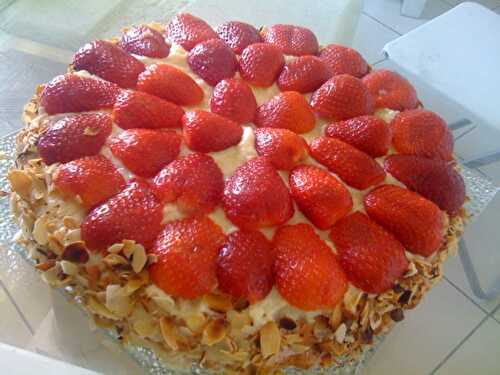 Gâteau moelleux aux fraises.. un parfum ….. de fraises ..lol