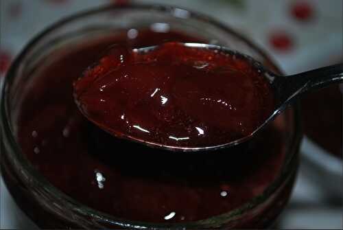 Pain, beurre, biscottes. Il manque qui ?? « Recette de confiture de cerises »