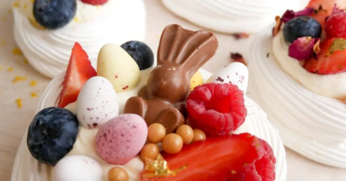 Pavlova aux petits œufs en chocolat 