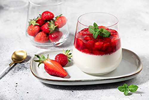 Panna cotta aux fraises sans gélatine