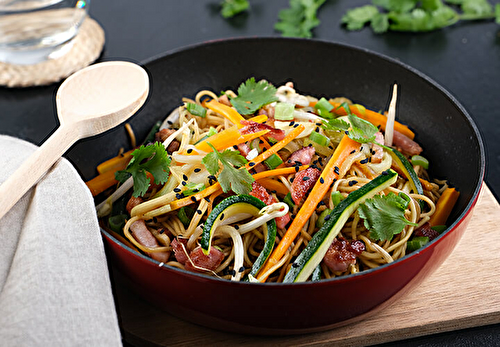 Wok de légumes oriental aux nouilles