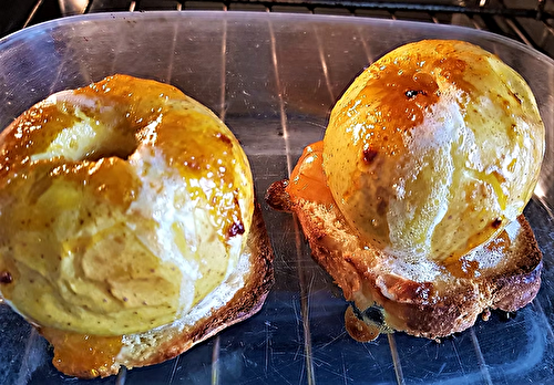 Pomme au Four Entière sur Brioche