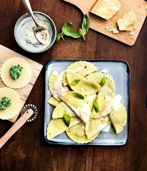 Ravioles Ricotta Épinard avec Crème aux Noix