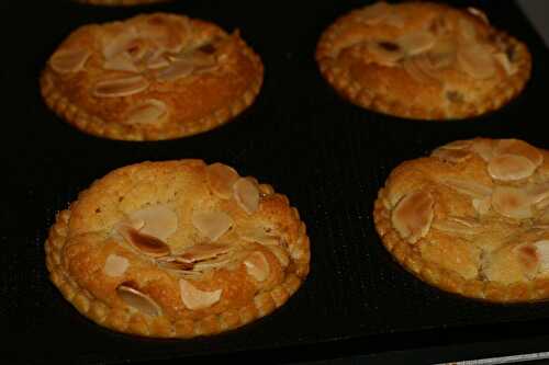 Tartelettes aux pommes et amandes (ou aux poires, tout aussi bon !)