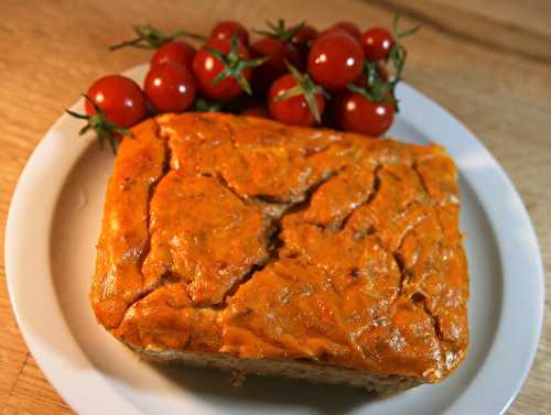 Tuna bread with tomato