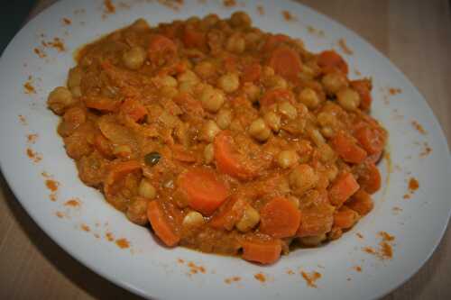 Curry de pois chiches aux poireaux et carottes
