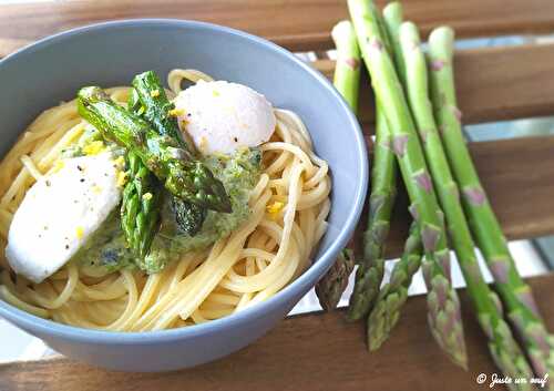 Spaghettis à la crème de coco et aux asperges 