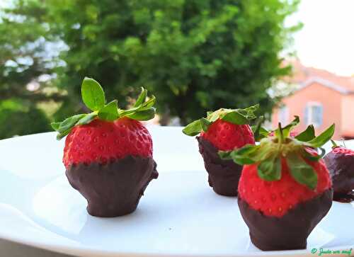 Fraises en robe de chocolat