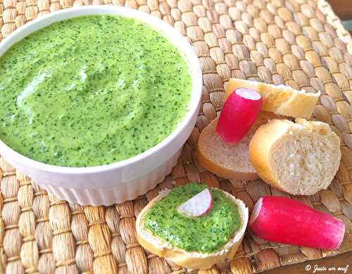 Tartinade de fanes de radis à la ricotta 