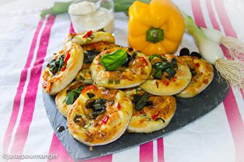 Minis pizzas créme fraîche et viande en tranche