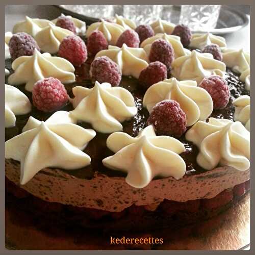 Gâteau mousse chocolat, framboises