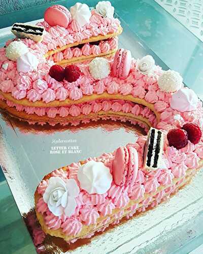 Letter Cake rose et blanc