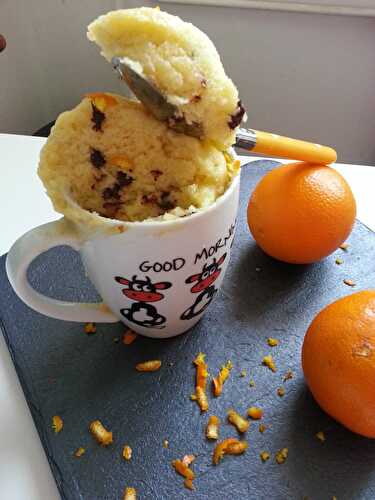 Mug cake orange, pépites de chocolat