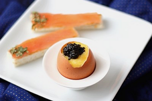 Oeufs brouillés au caviar