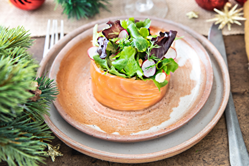 Timbale de saumon, brunoise d’avocat et jeunes pousses douces Florette