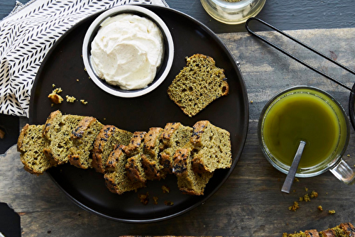 Cake au thé Matcha et graines de sésame