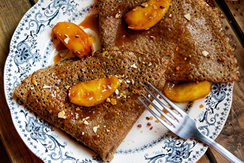 Galette de sarrasin sucrée aux pommes & caramel au cidre et Cidre de Bretagne Variétés Anciennes Brut Val de Rance